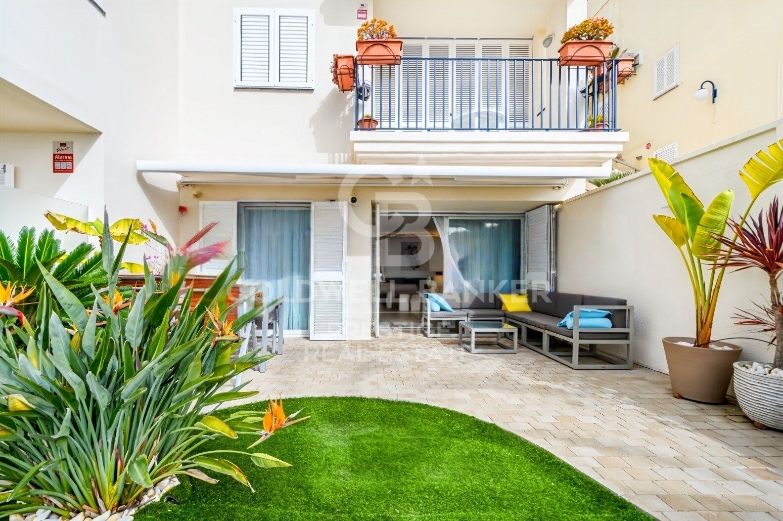 WOHNUNG MIT GARTEN DIREKT AM MEER