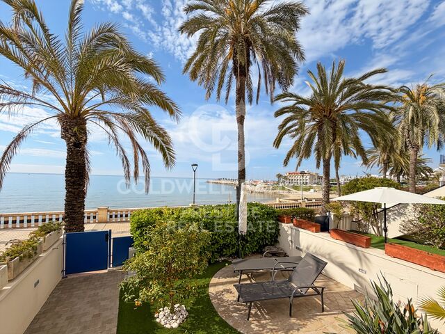 SEA-FRONT GARDEN APARTMENT