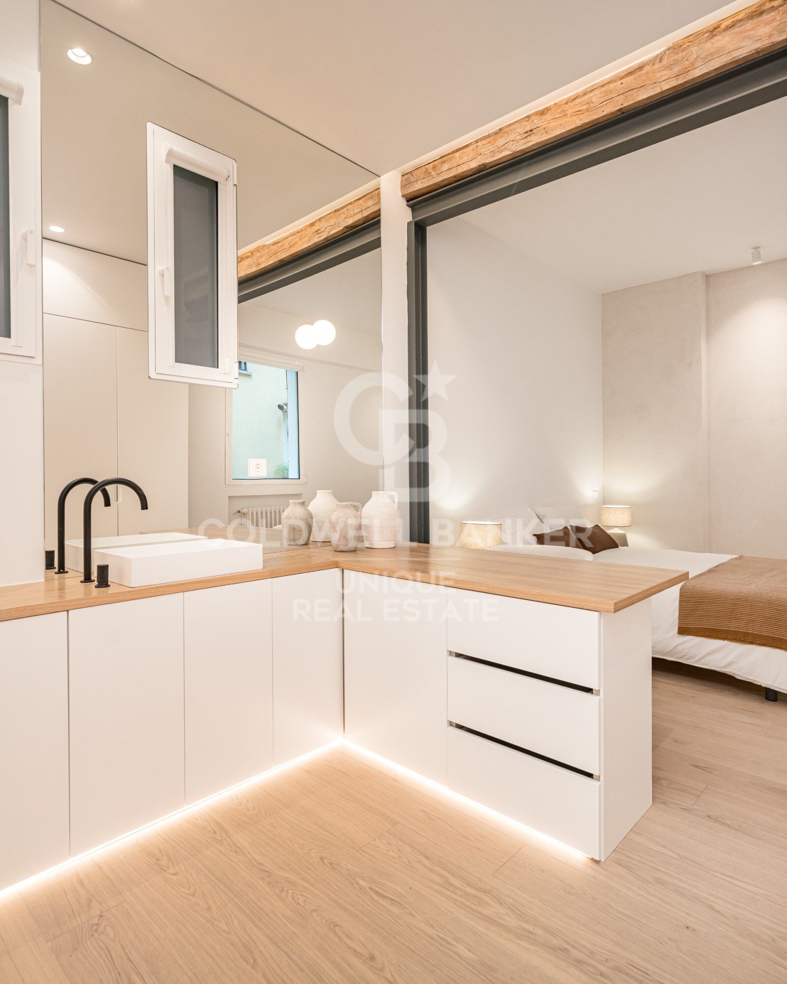 Piso exterior reformado en Malasaña, Madrid