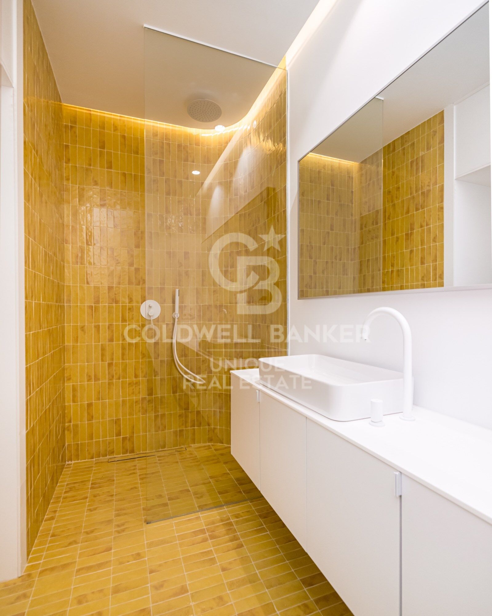 Exterior renovated apartment in Malasaña, Madrid