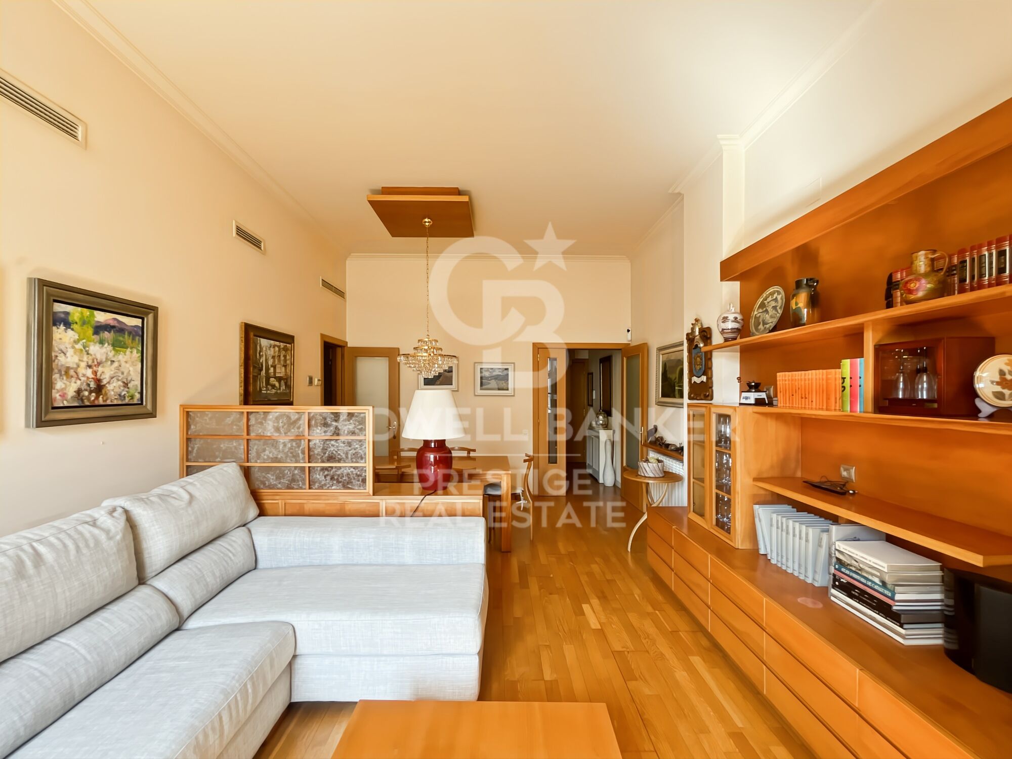 Apartment for sale near Plaça Tetuan with parking included
