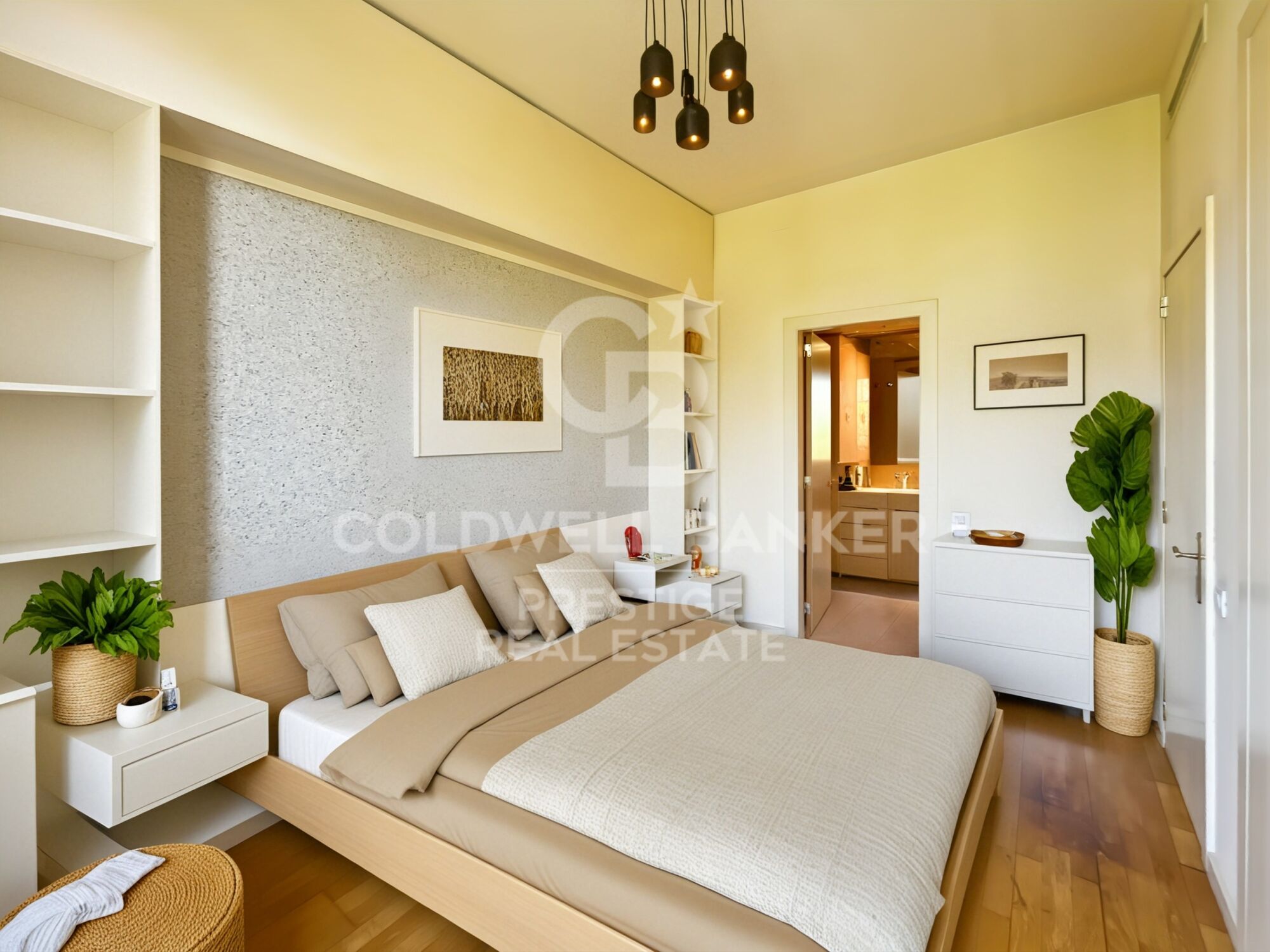 Apartment for sale near Plaça Tetuan with parking included