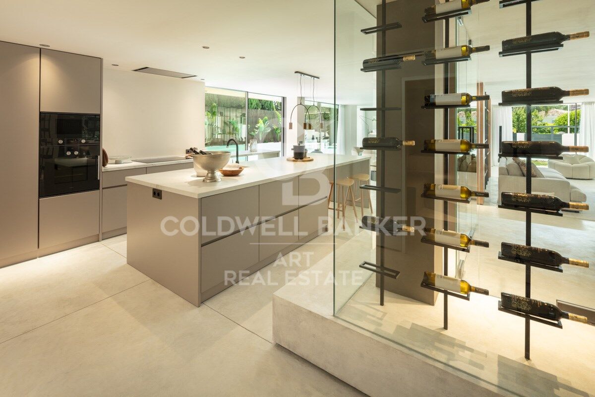 Elegante villa moderna en el corazón de Nueva Andalucía, Marbella