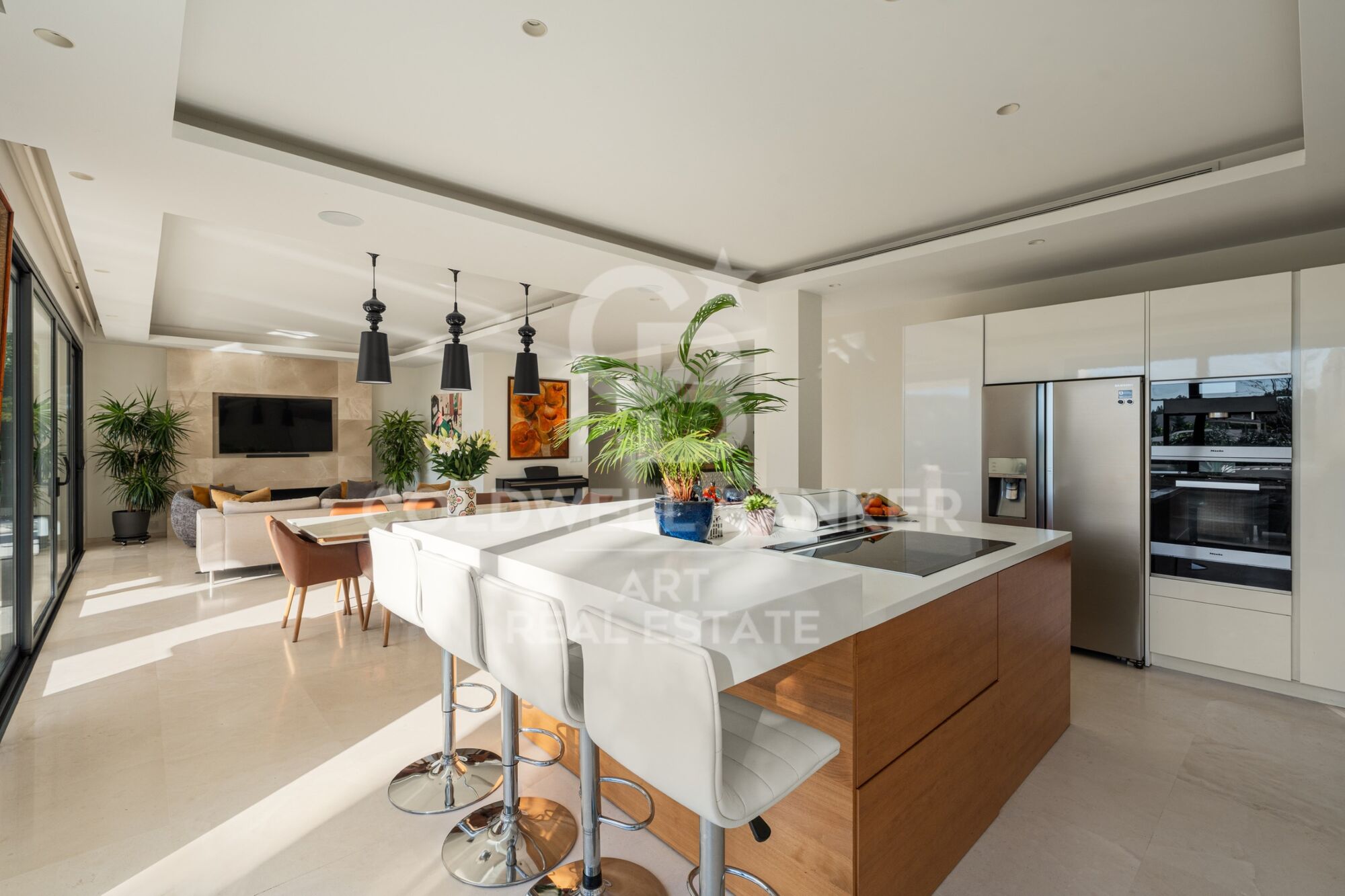 Exklusive luxusvilla in einer geschlossenen wohnanlage in Nueva Andalucia mit großem grundstück und privatsphäre