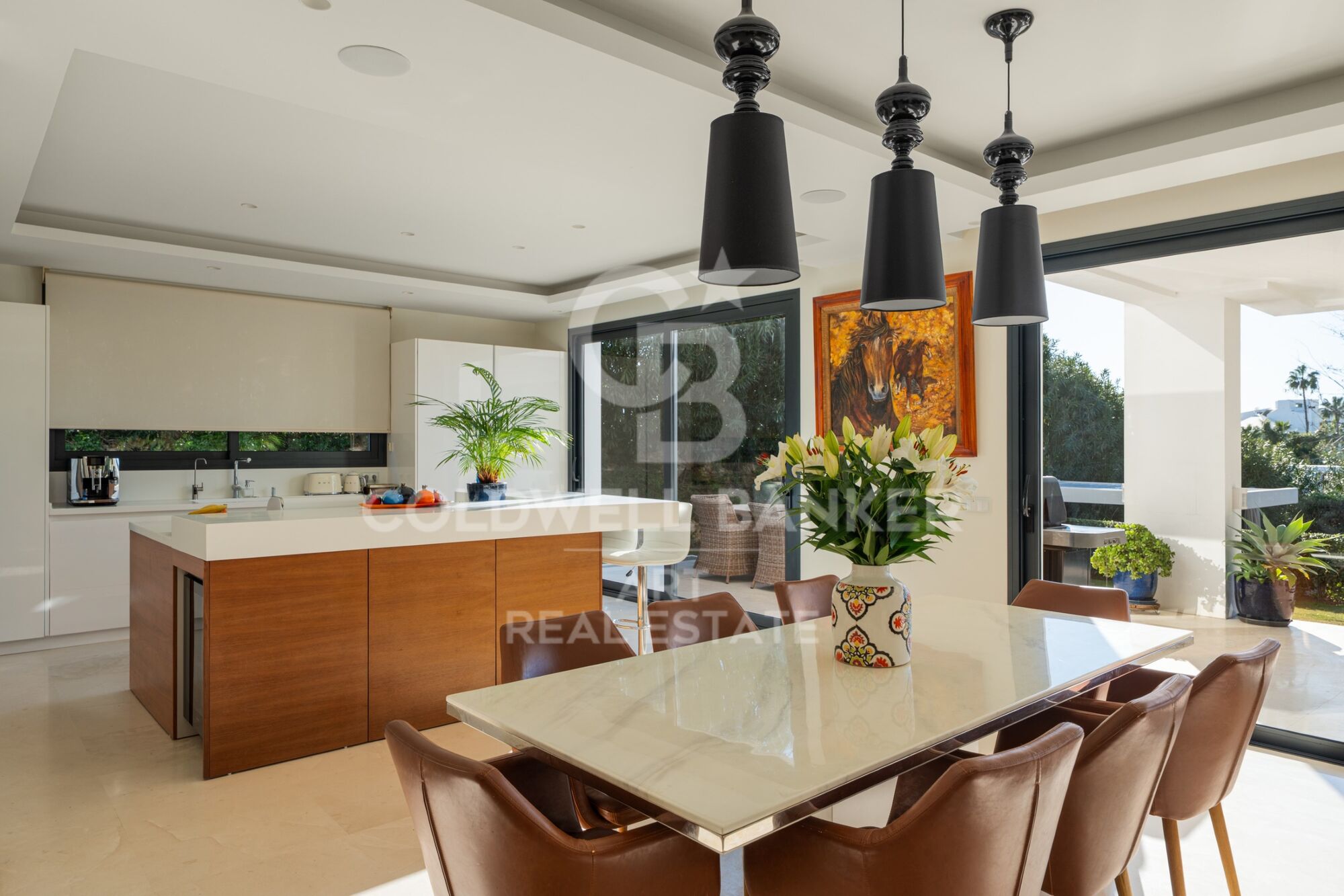 Exklusive luxusvilla in einer geschlossenen wohnanlage in Nueva Andalucia mit großem grundstück und privatsphäre