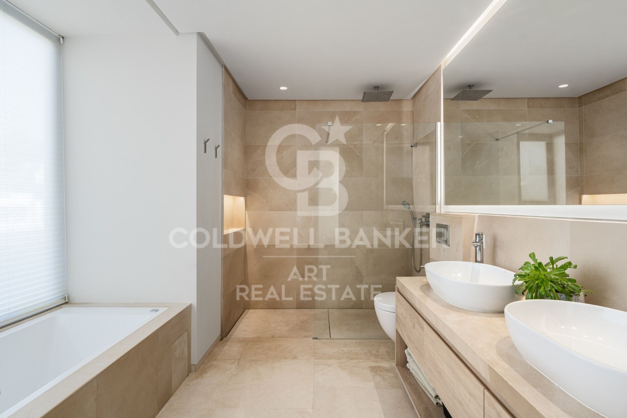 Exklusive luxusvilla in einer geschlossenen wohnanlage in Nueva Andalucia mit großem grundstück und privatsphäre