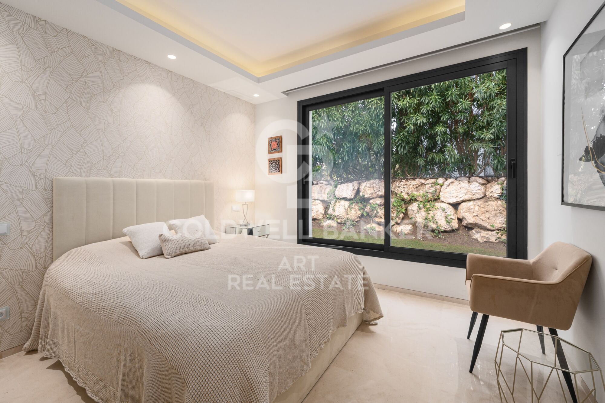 Exklusive luxusvilla in einer geschlossenen wohnanlage in Nueva Andalucia mit großem grundstück und privatsphäre