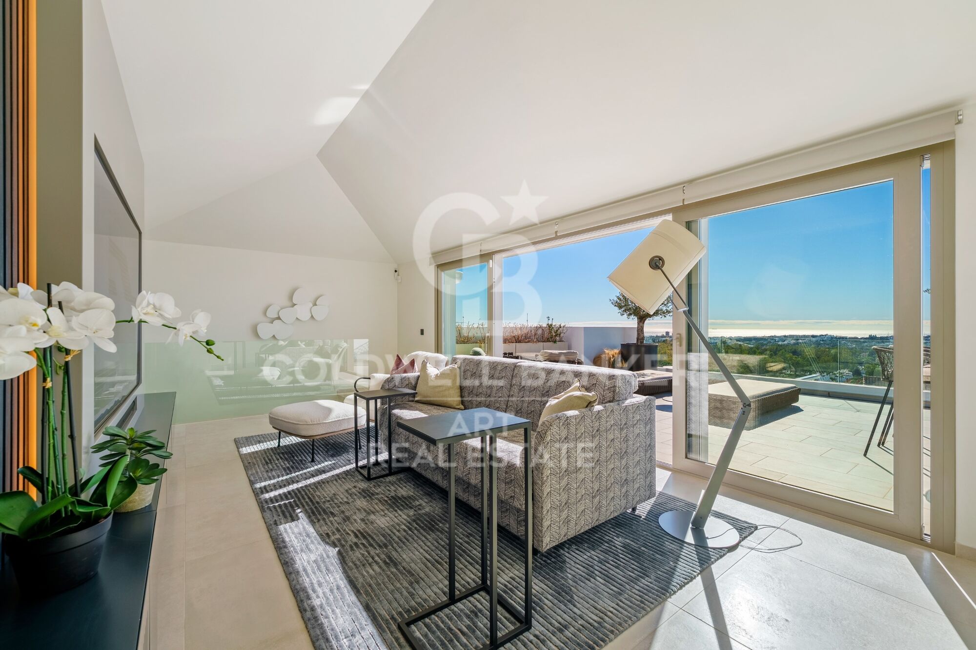 Spectaculaire penthouse en duplex avec vues panoramiques sur la mer à marbella