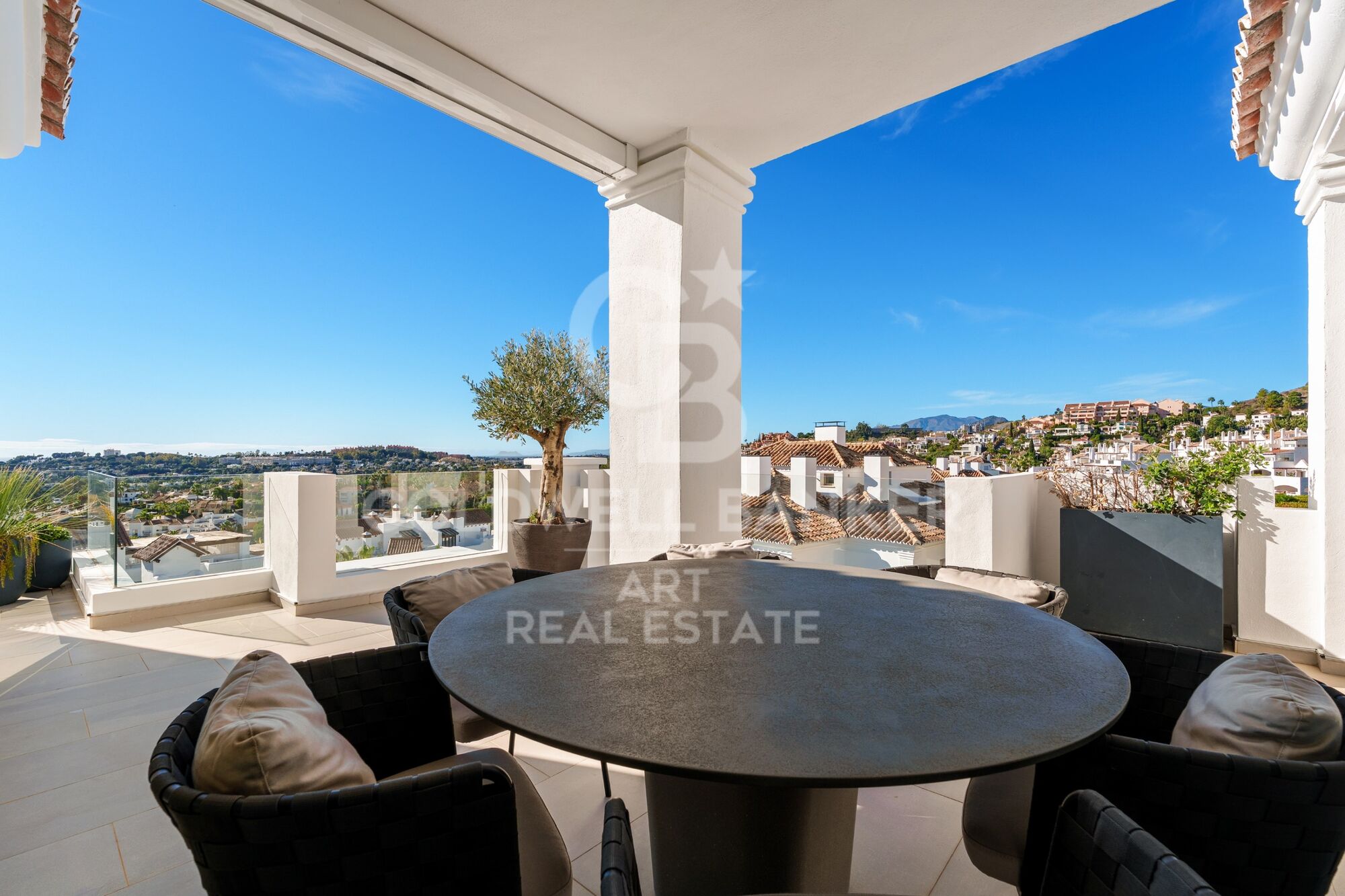 Spectaculaire penthouse en duplex avec vues panoramiques sur la mer à marbella
