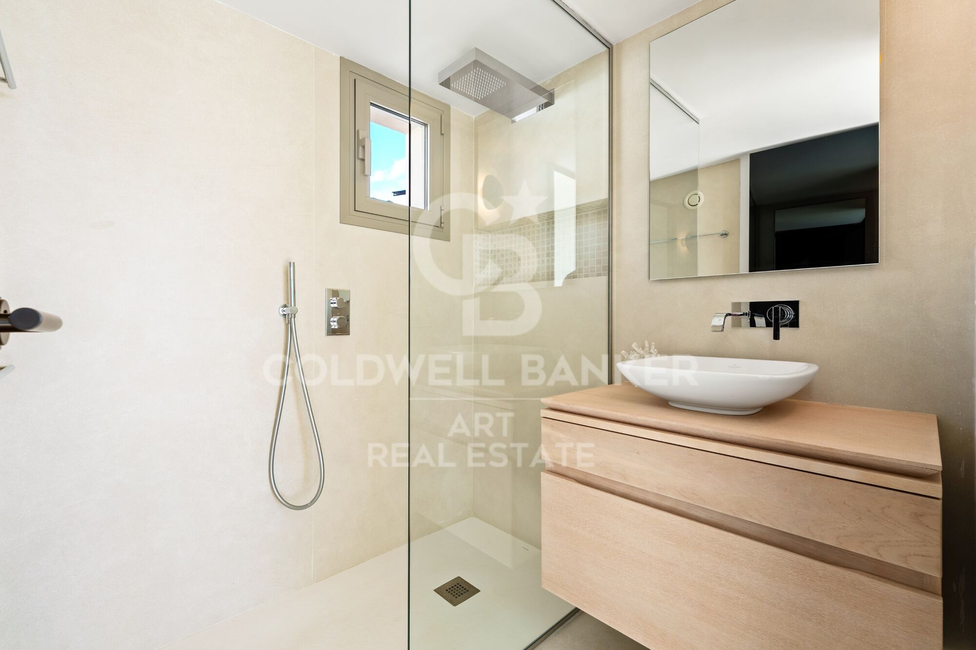 Spektakuläres duplex-penthouse mit panorama-meerblick in marbella