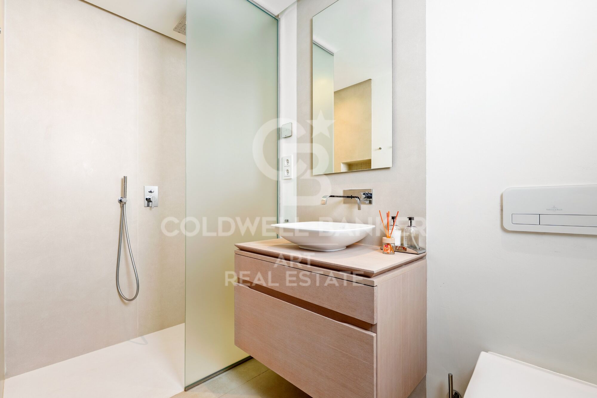 Spectaculaire penthouse en duplex avec vues panoramiques sur la mer à marbella