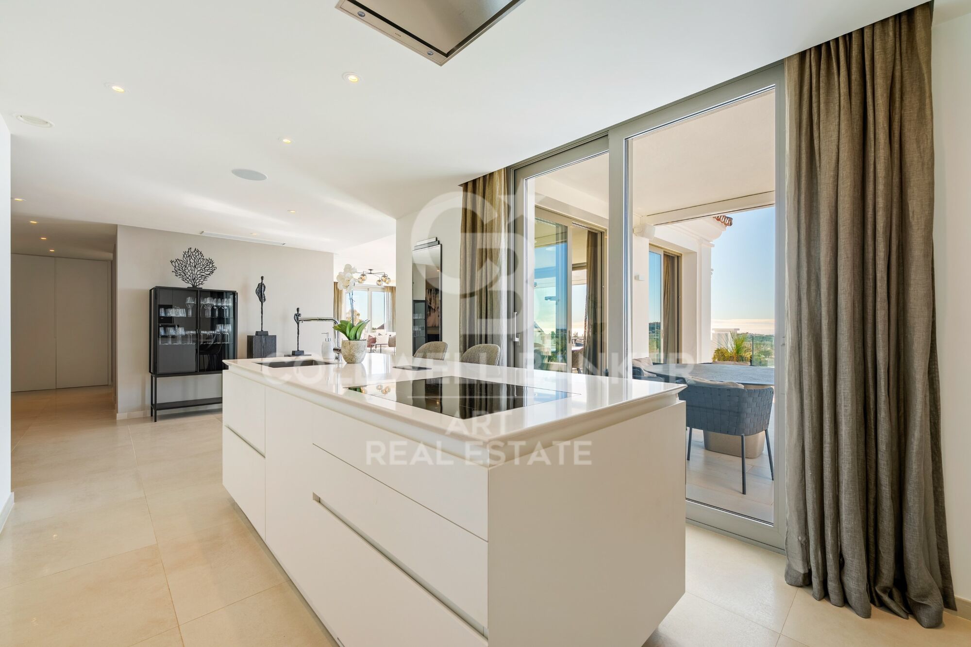 Spektakuläres duplex-penthouse mit panorama-meerblick in marbella