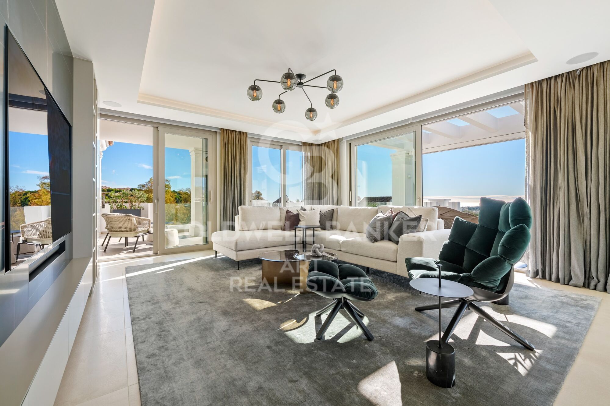 Spektakuläres duplex-penthouse mit panorama-meerblick in marbella