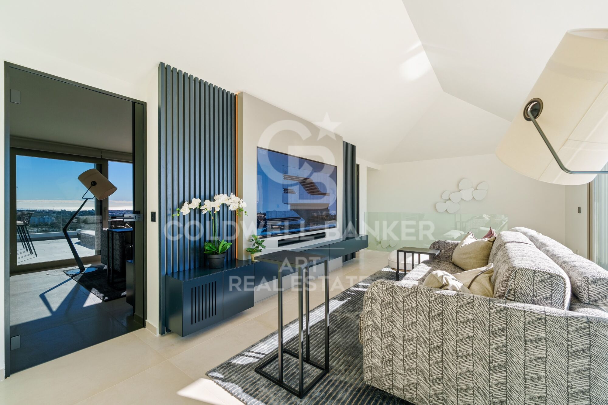 Espectacular ático dúplex con vistas panorámicas al mar en Marbella
