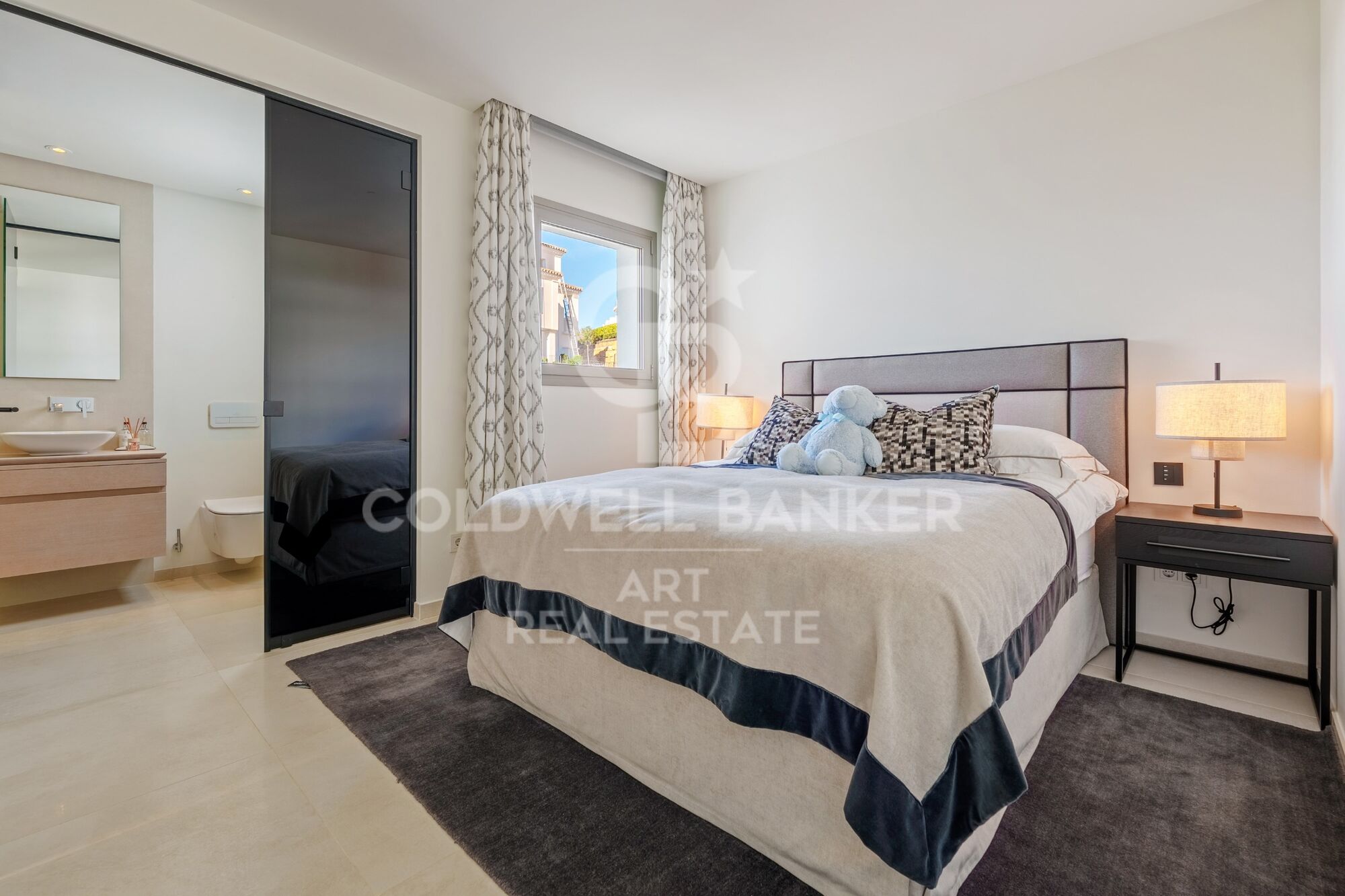 Spektakuläres duplex-penthouse mit panorama-meerblick in marbella
