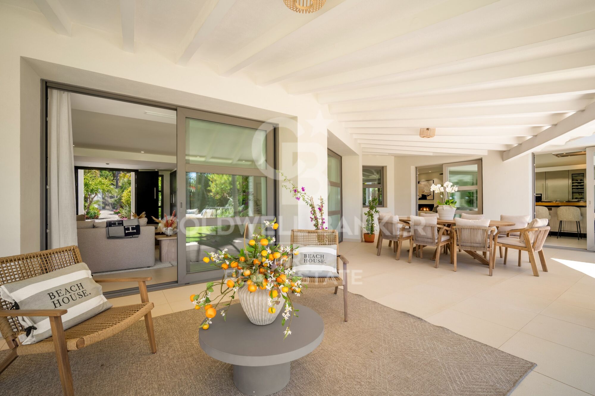 Exclusive luxury bungalow with views in marbella