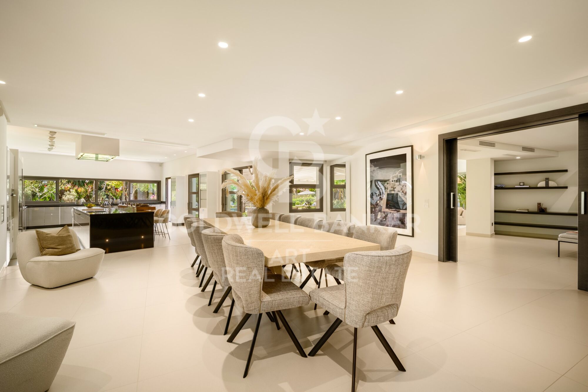 Exclusive luxury bungalow with views in marbella