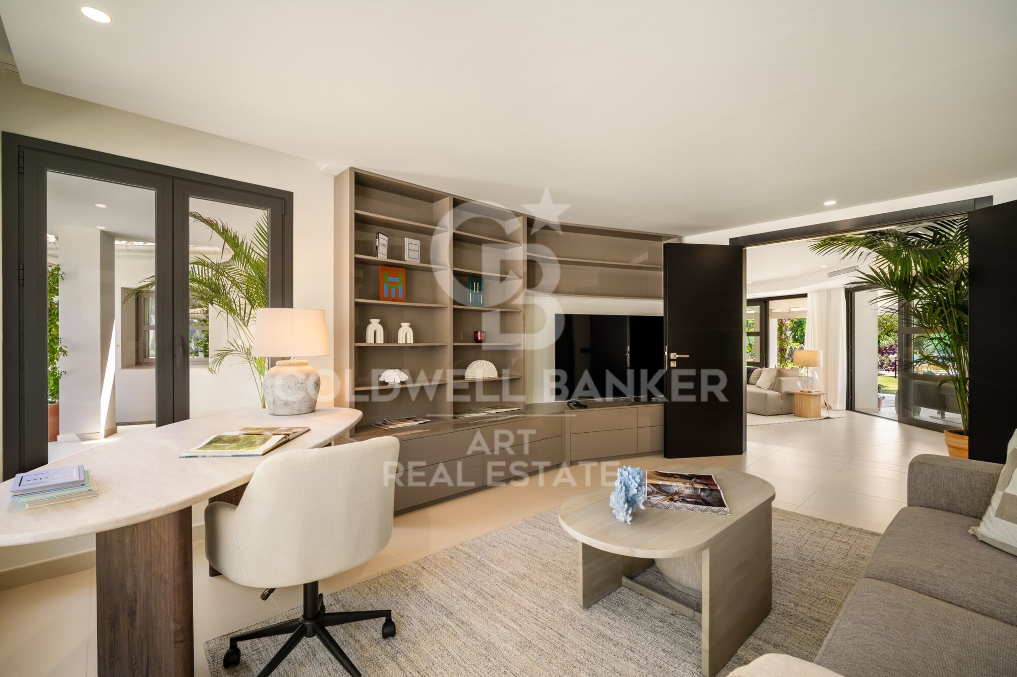 Exclusive luxury bungalow with views in marbella