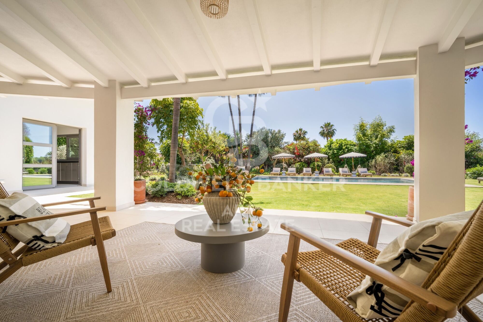 Exclusive luxury bungalow with views in marbella