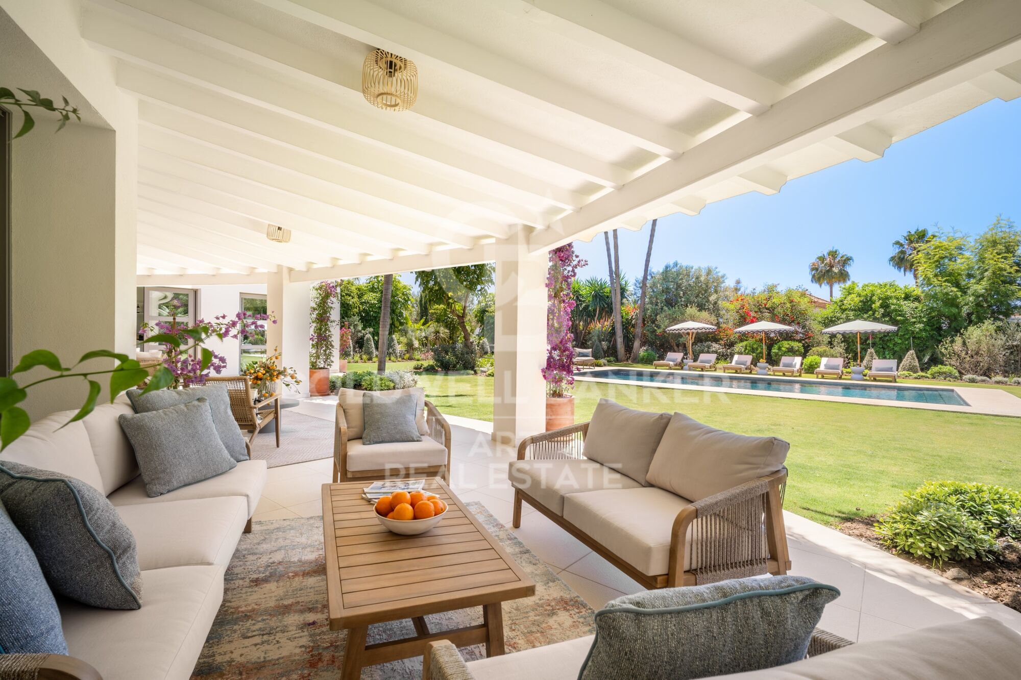 Exclusive luxury bungalow with views in marbella