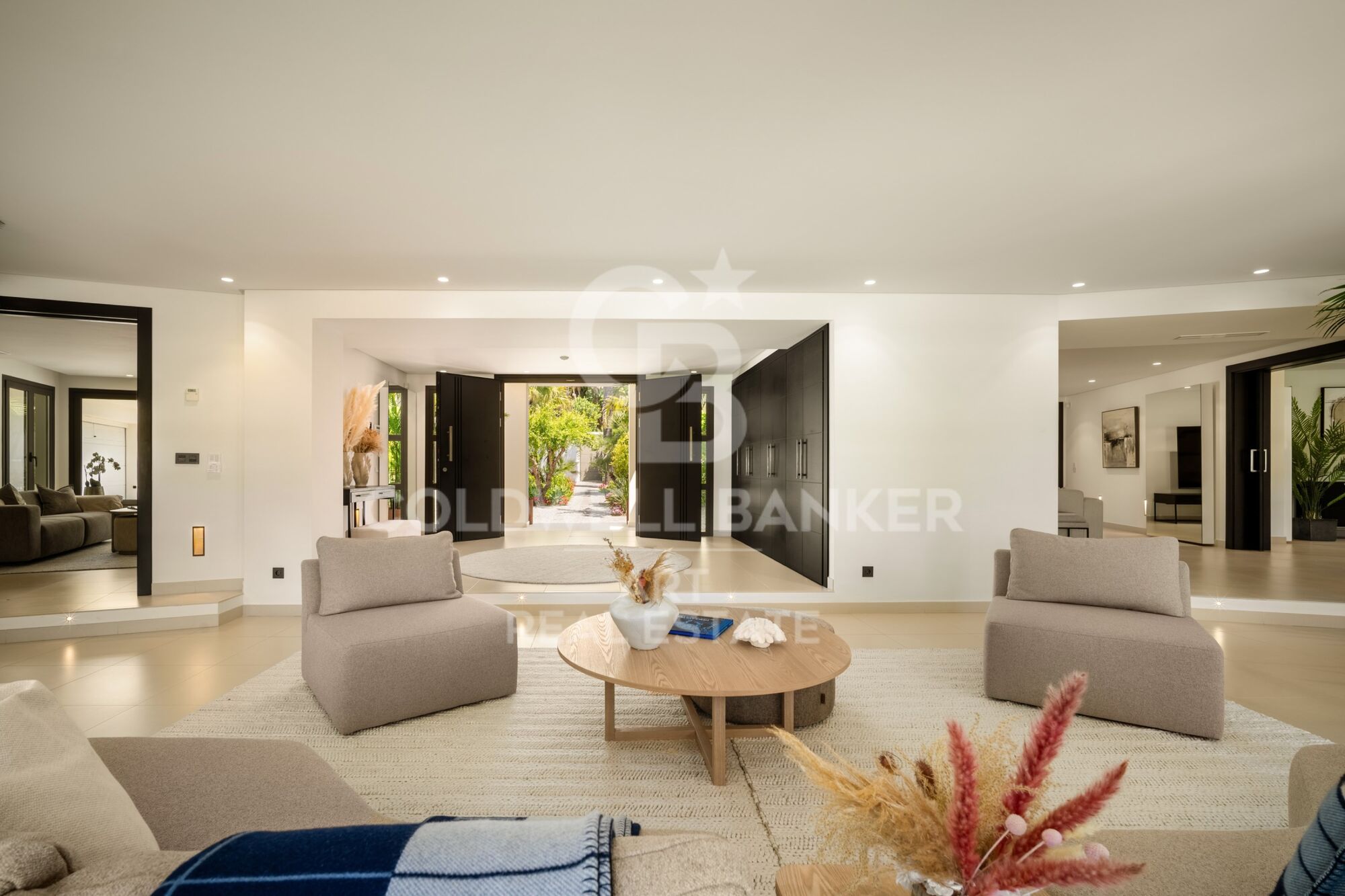 Exclusive luxury bungalow with views in marbella