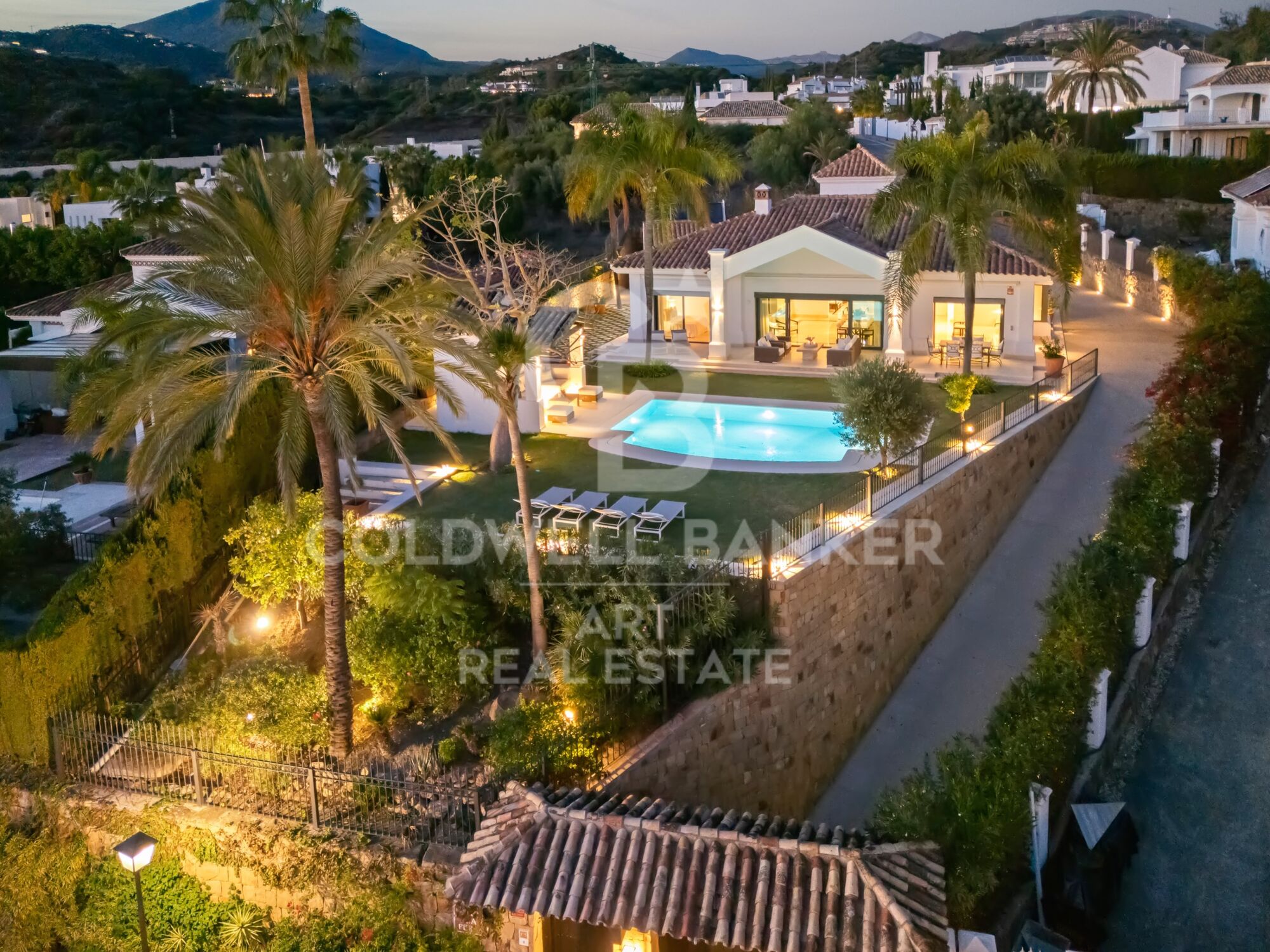 Incredible villa with open views over the natural surroundings and the mediterranean