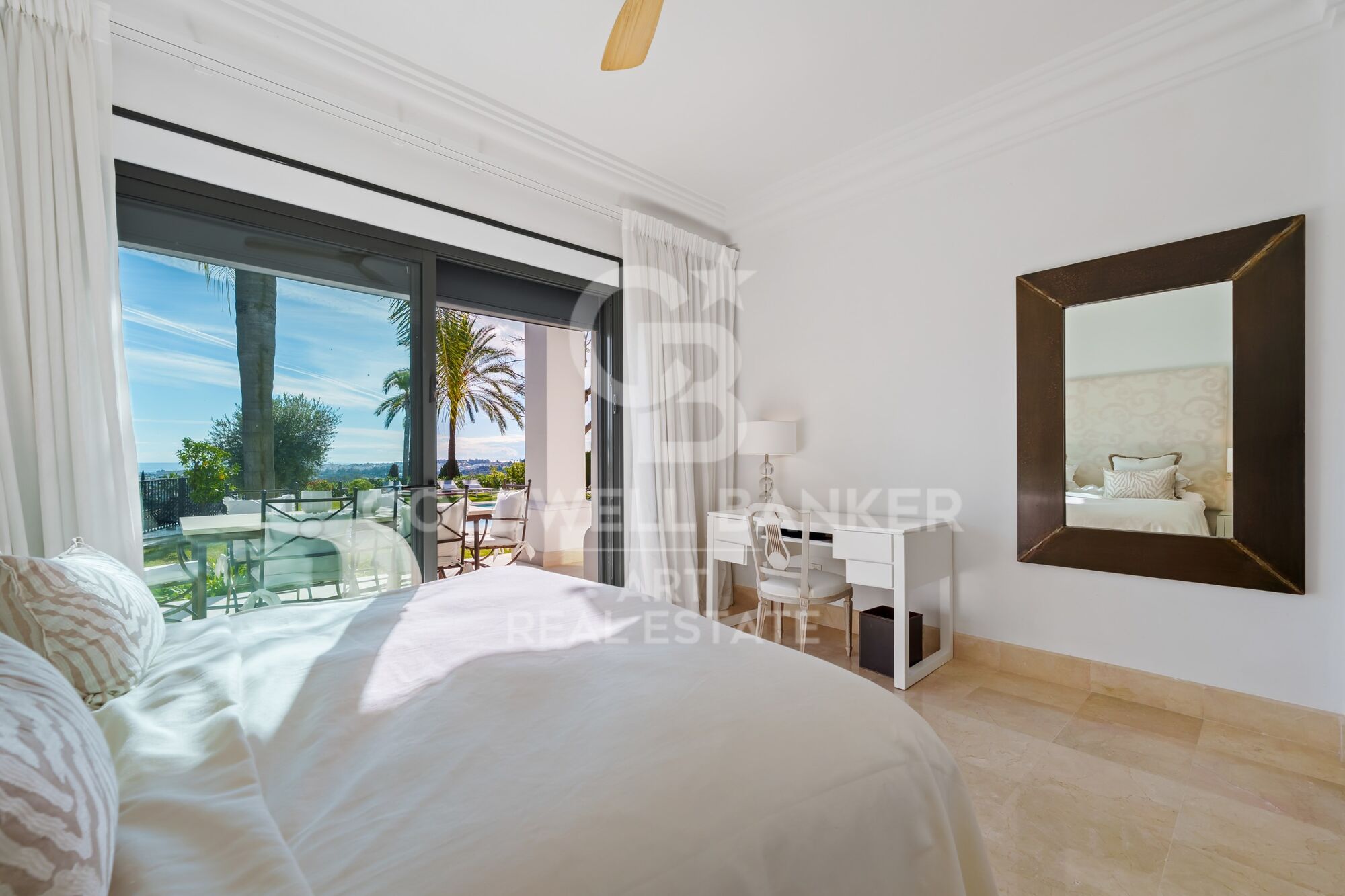 Increíble villa con vistas abiertas sobre el entorno natural y el Mediterráneo