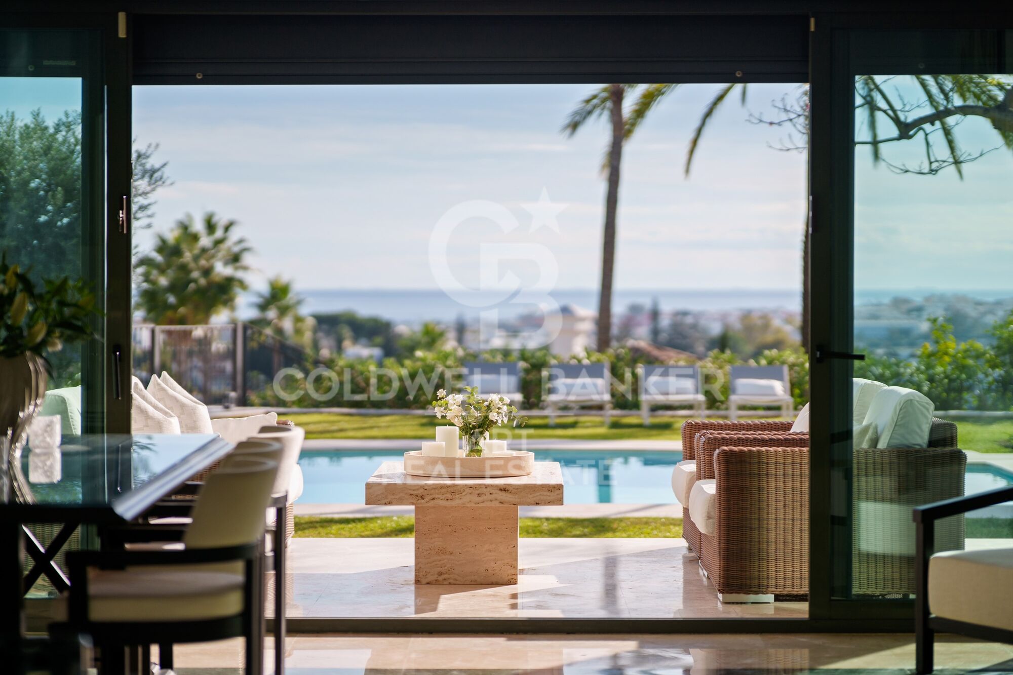 Increíble villa con vistas abiertas sobre el entorno natural y el Mediterráneo