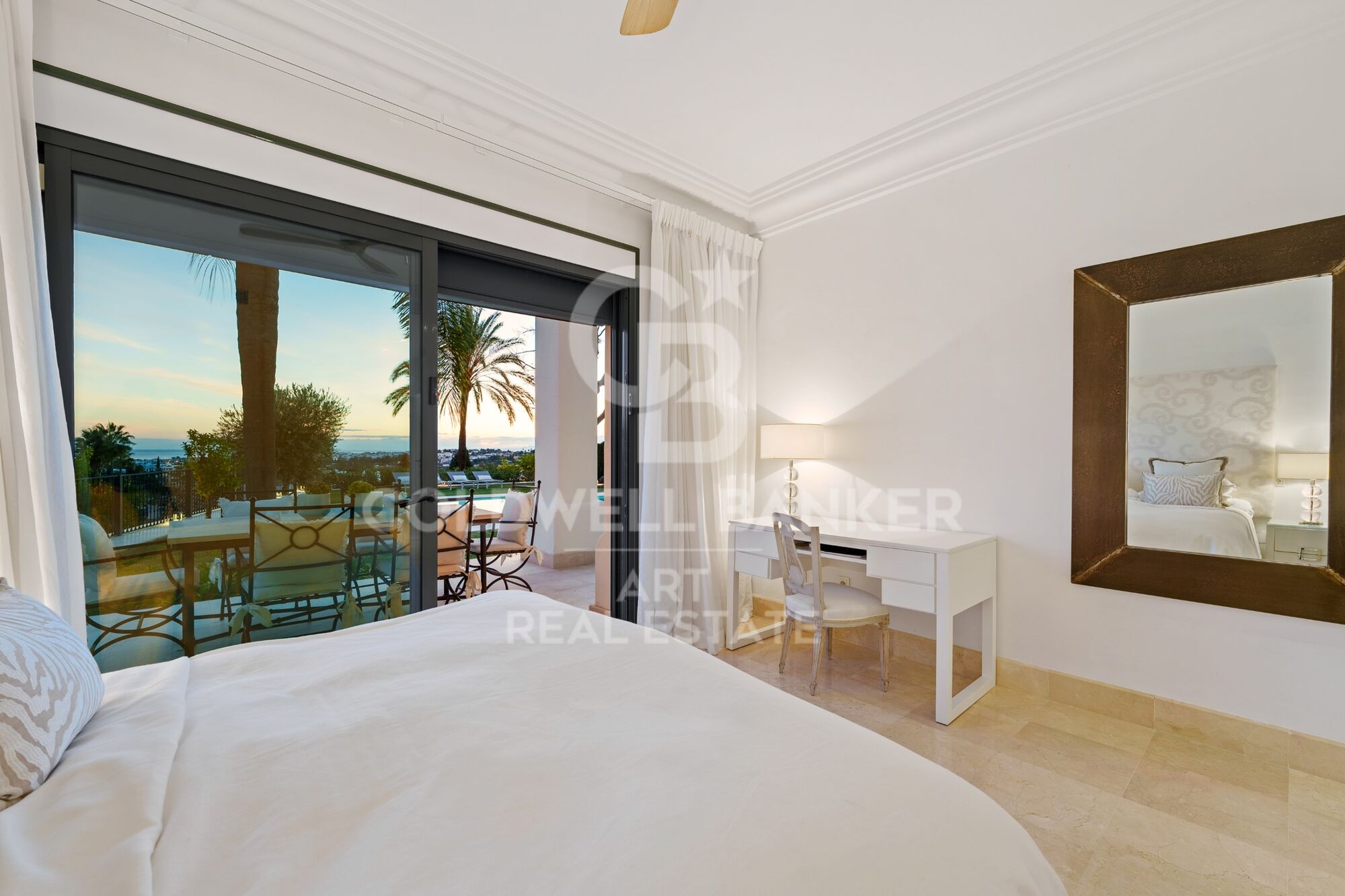 Increíble villa con vistas abiertas sobre el entorno natural y el Mediterráneo
