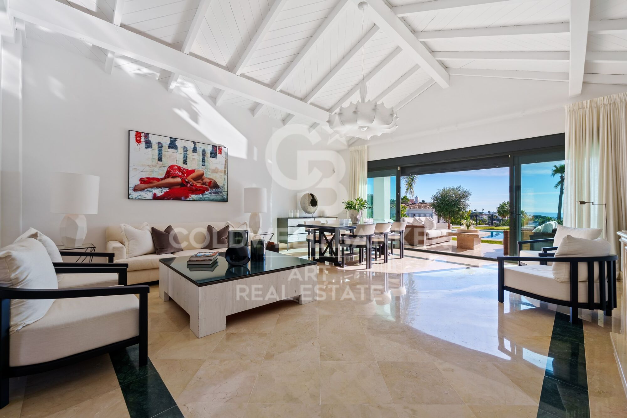 Increíble villa con vistas abiertas sobre el entorno natural y el Mediterráneo