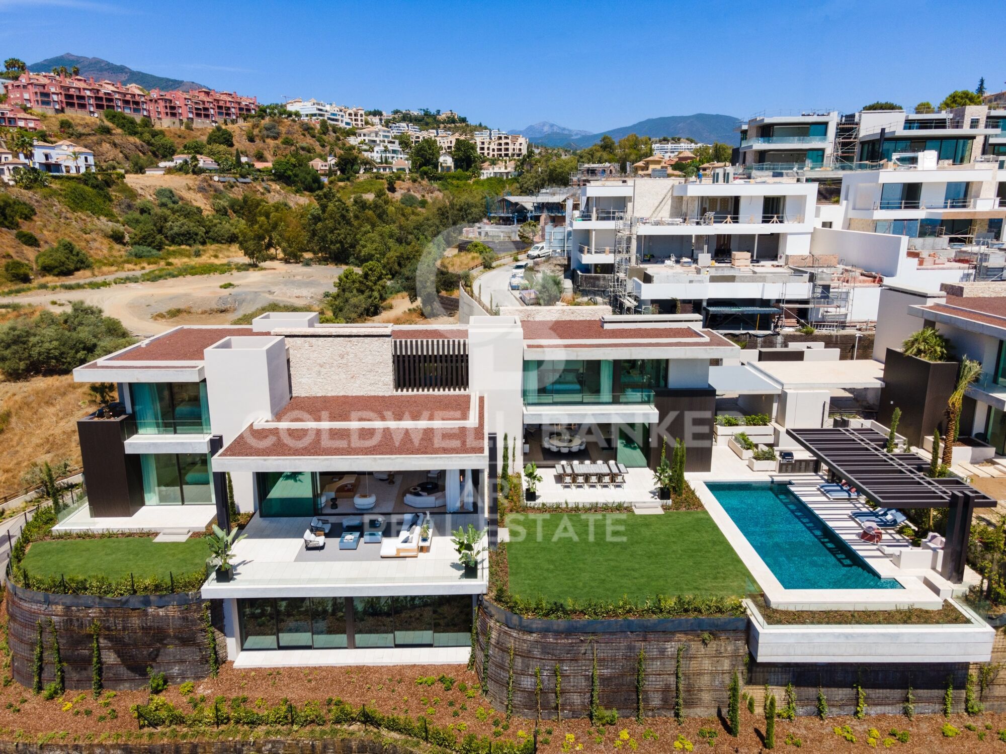 Villa with panoramic sea views - benahavís