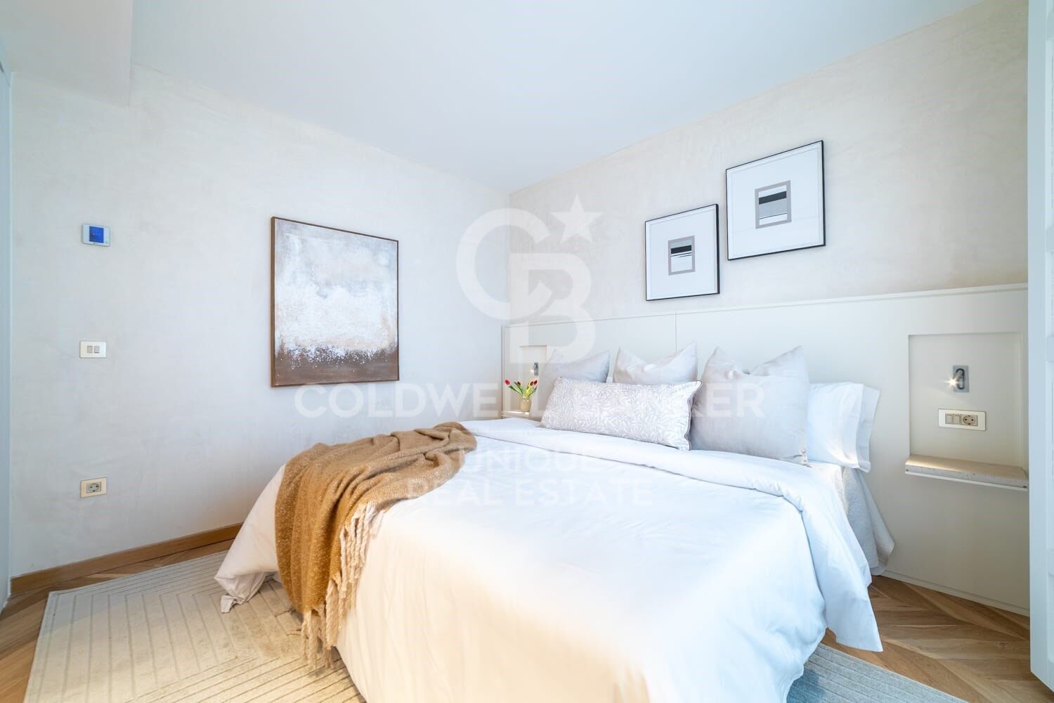 Renovated exterior apartment in Recoletos, Madrid.