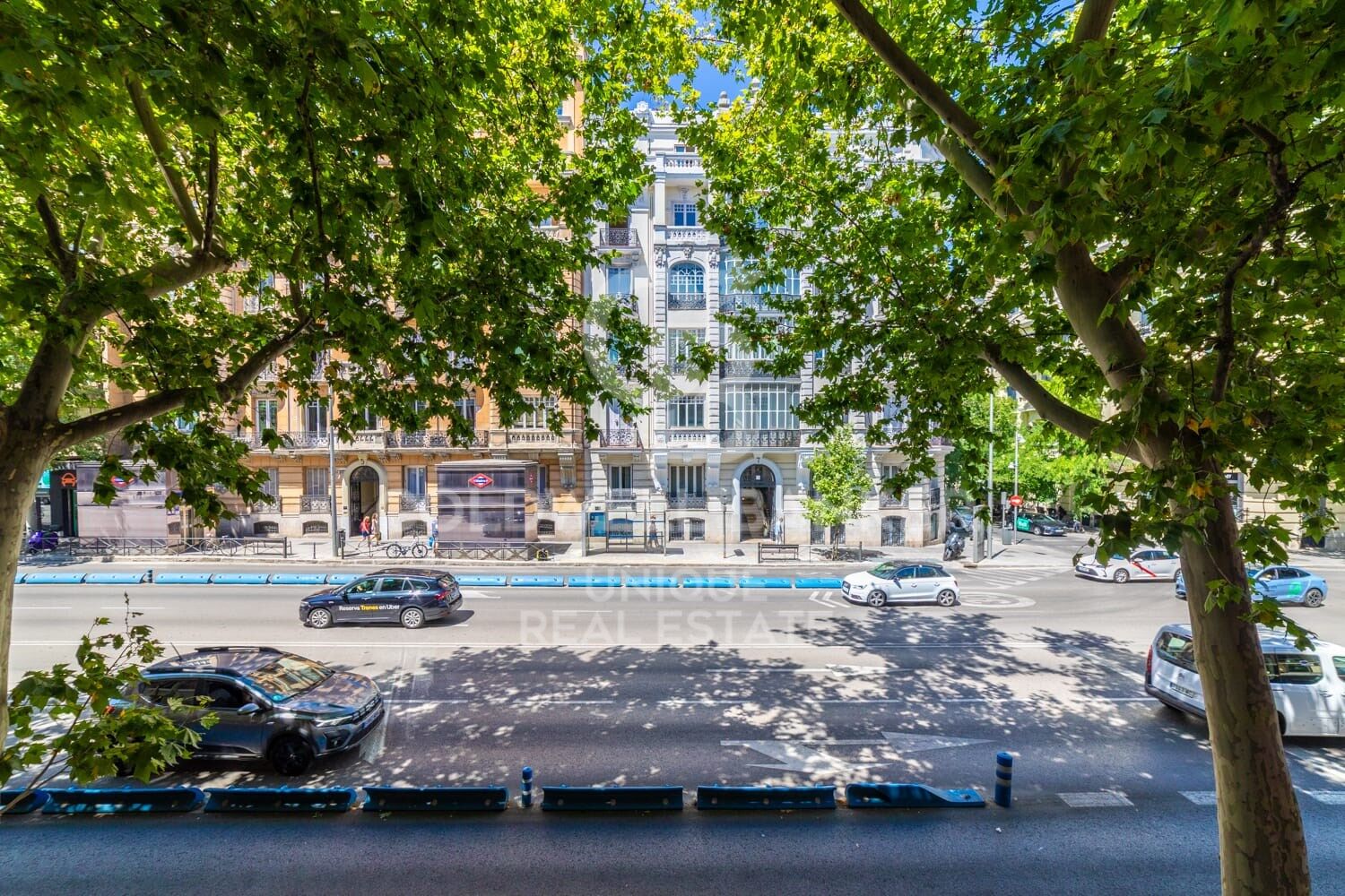 Renovated exterior apartment in Recoletos, Madrid.