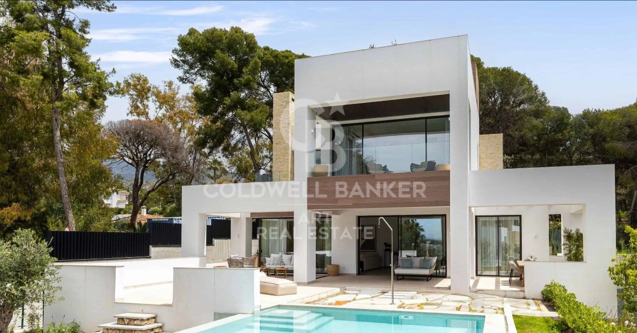 Villa exclusive dans une promotion privée de luxe sur la Milla de Oro de Marbella