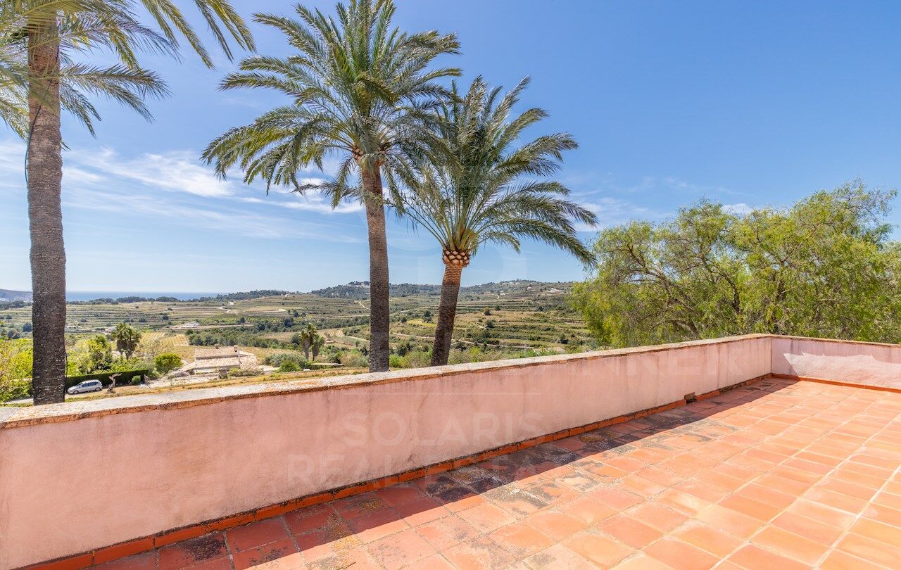 Finca en Teulada con magnificas vistas panorámicas al mar