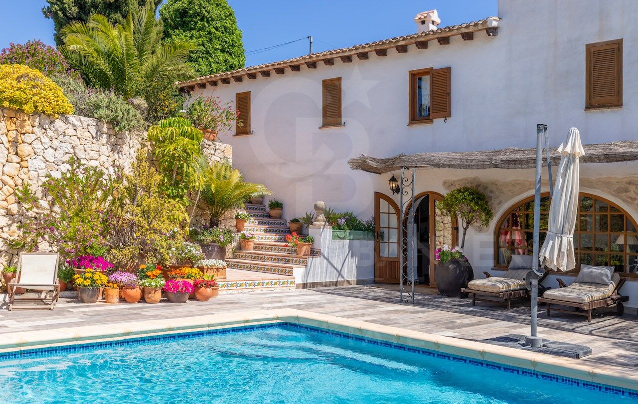 Finca in Teulada with magnificent panoramic views