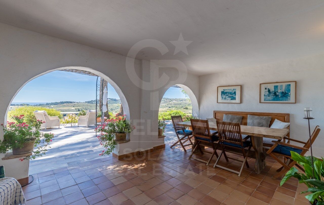 Finca in Teulada with magnificent panoramic views