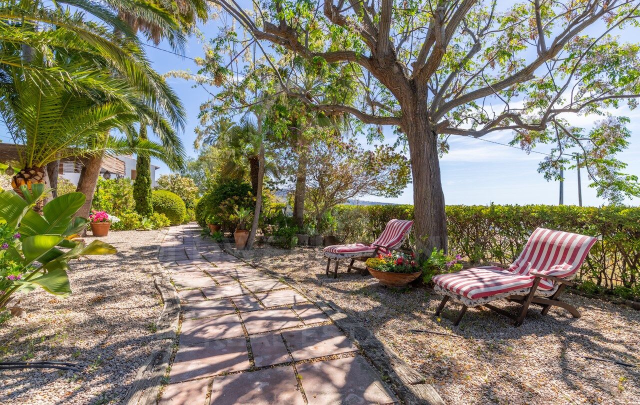 Finca in Teulada with magnificent panoramic views