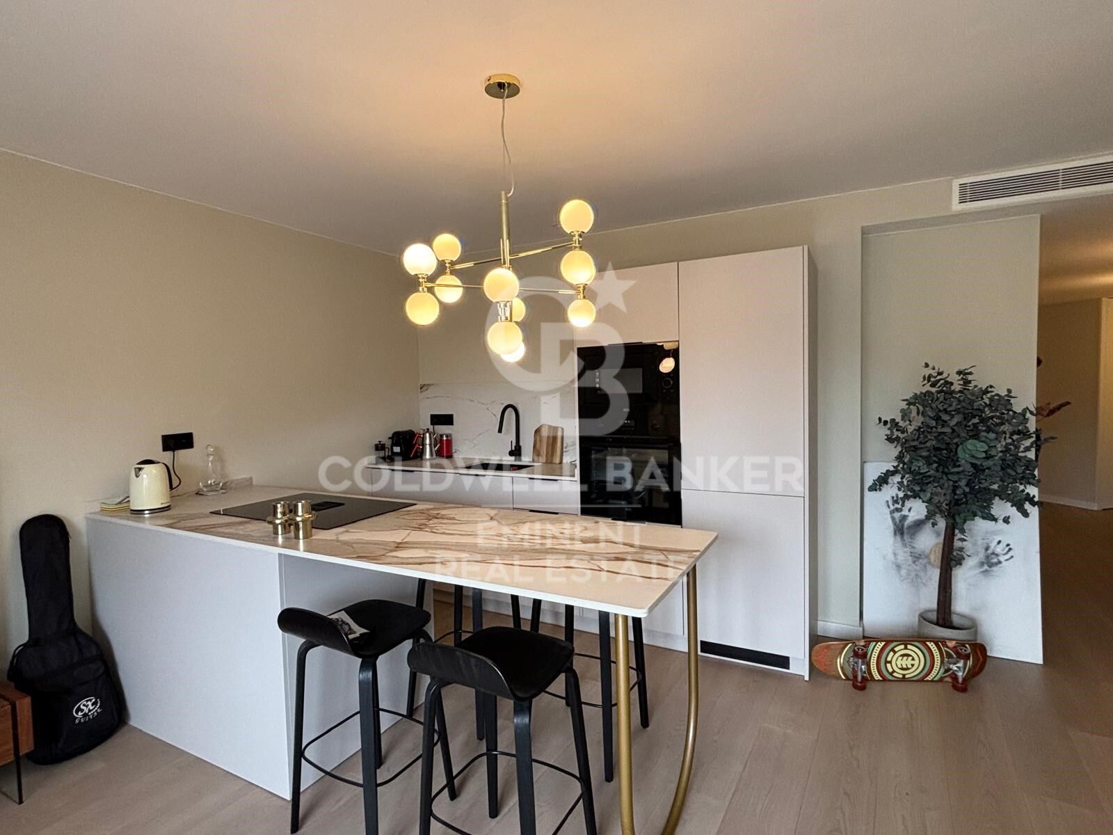 Exclusive apartment on Paseo de Gracia with unobstructed views.
