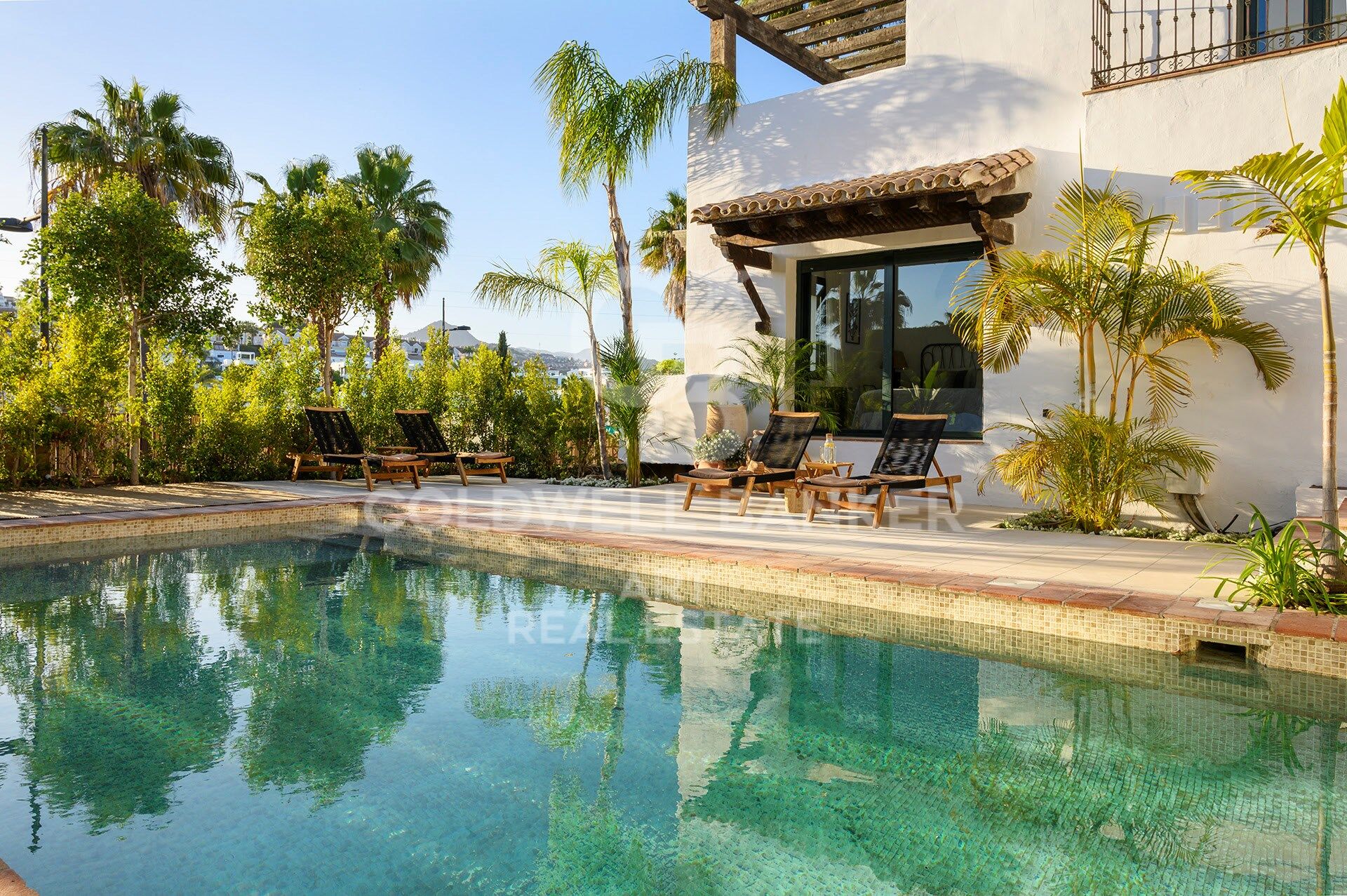 Preciosa villa diseñada al estilo Bali en la nueva Milla de Oro