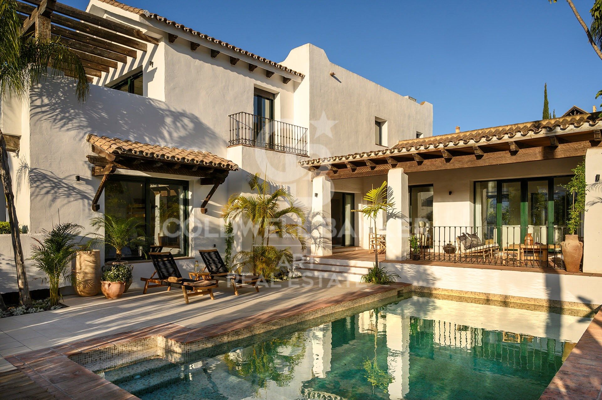 Preciosa villa diseñada al estilo Bali en la nueva Milla de Oro