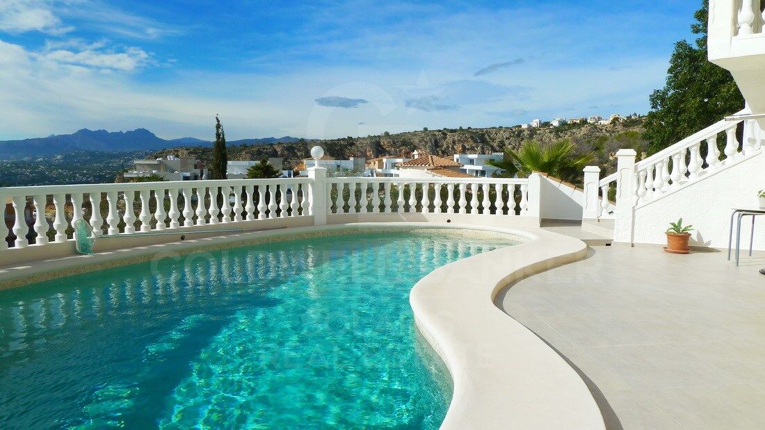 House / Villa for sale in Cumbre del Sol with sea and mountain views