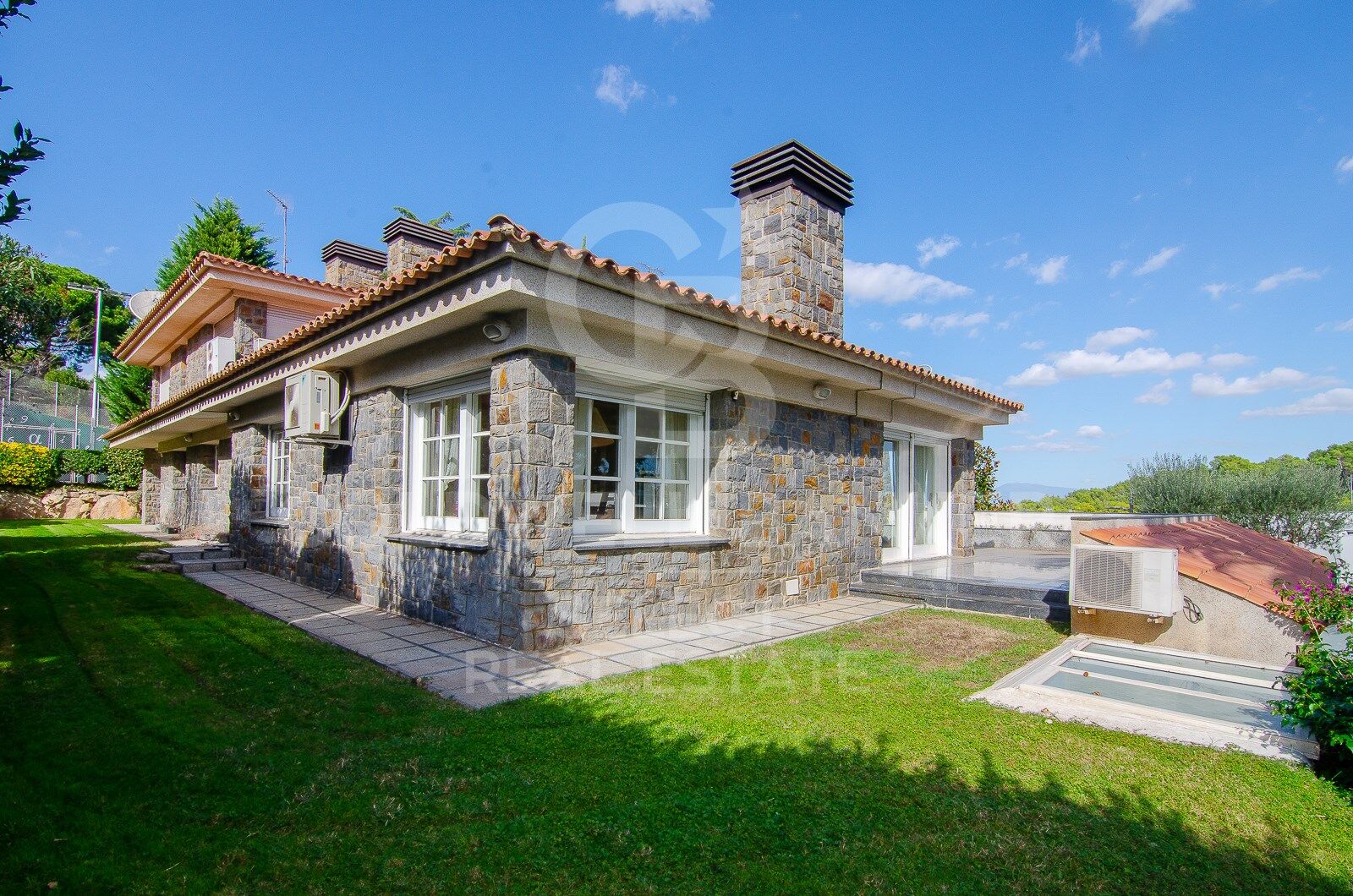 MAGNIFICENT AND STATELY IN BELLATERRA