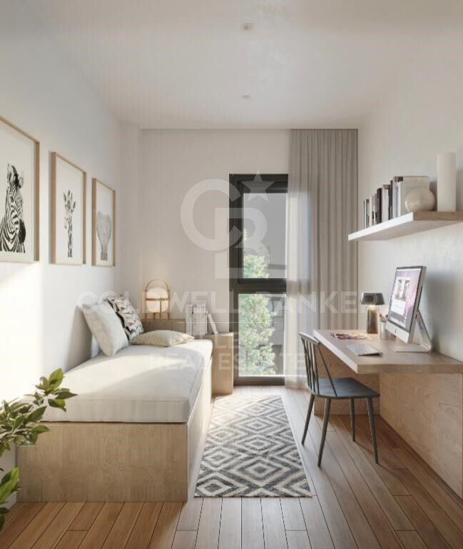 Spacious ground floor with inner courtyard and porches