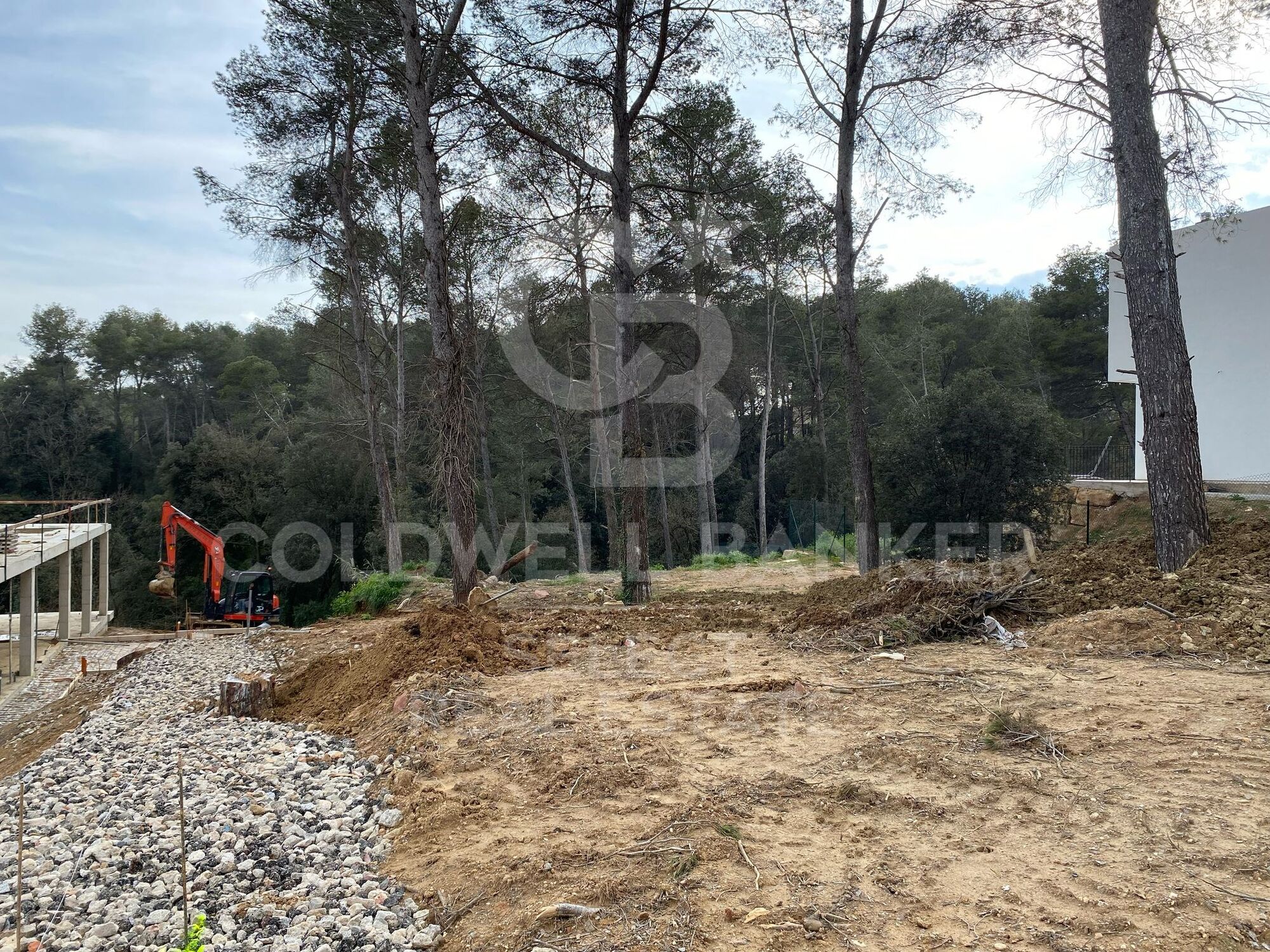 Solar plano en zona exclusiva y tranquila de Bellaterra