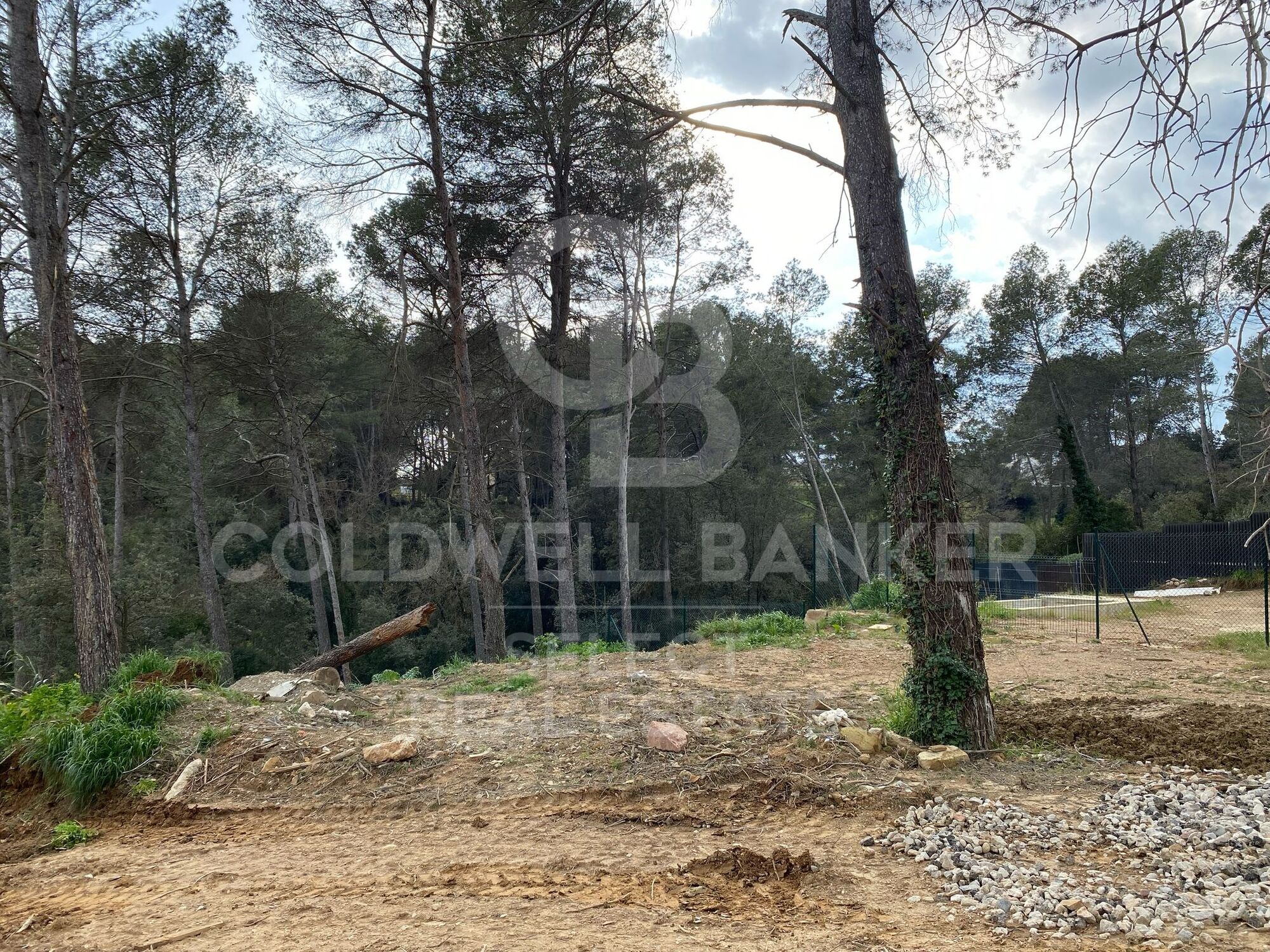 LAST FLAT PLOT IN EXCLUSIVE AND QUIET AREA OF BELLATERRA