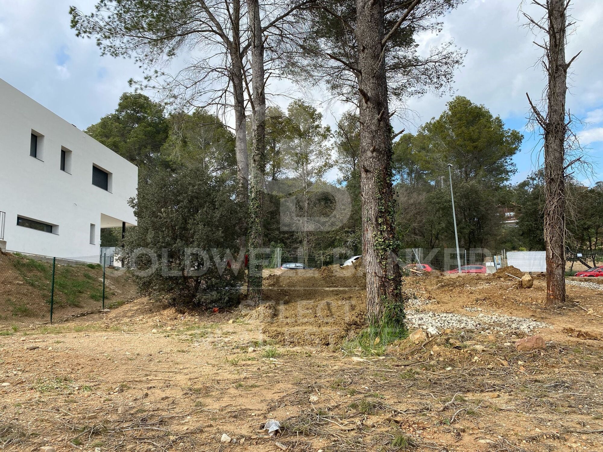 Solar plano en zona exclusiva y tranquila de Bellaterra