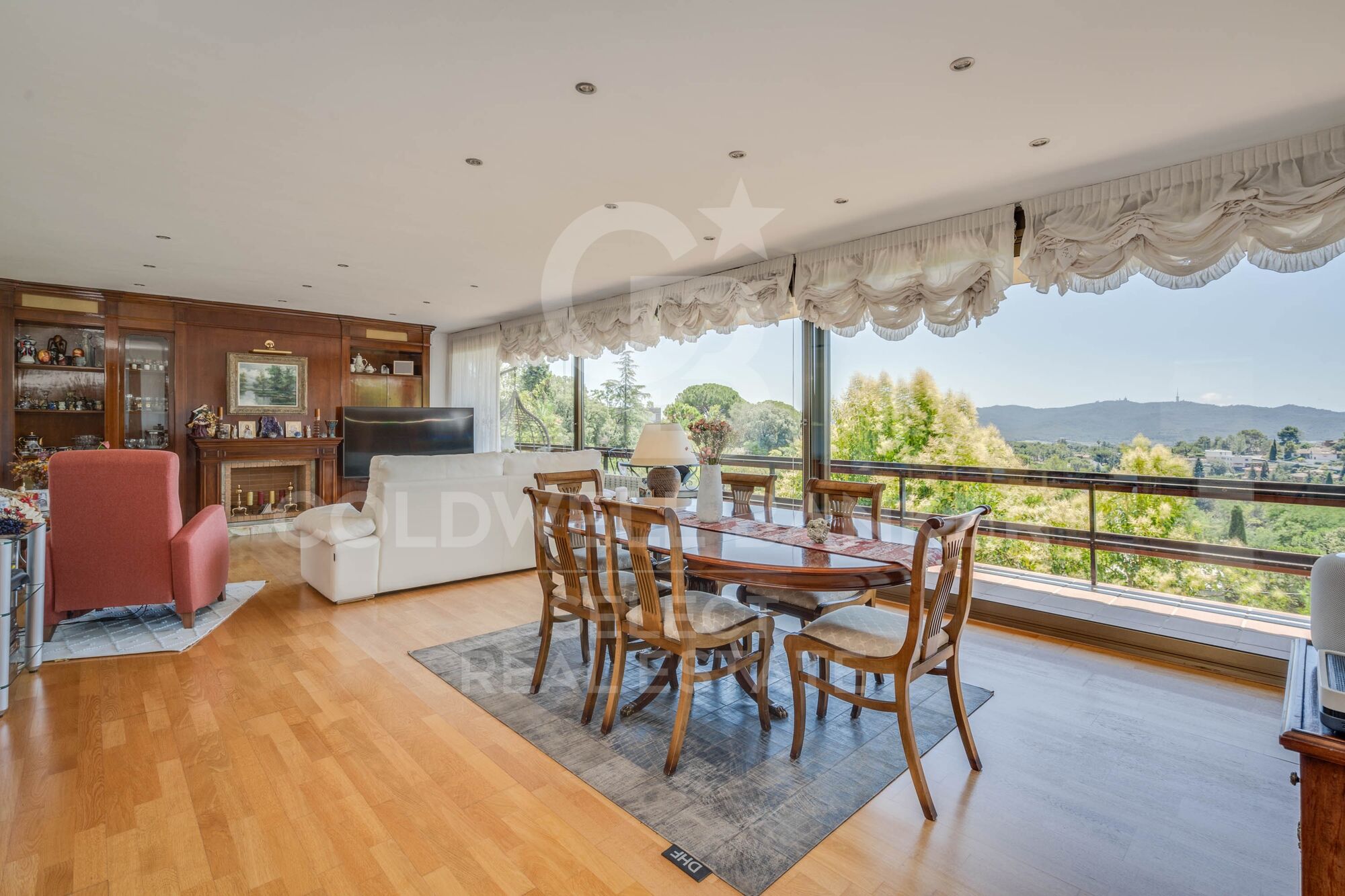 HOUSE ON ONE FLOOR WITH SPECTACULAR VIEWS IN BELLATERRA