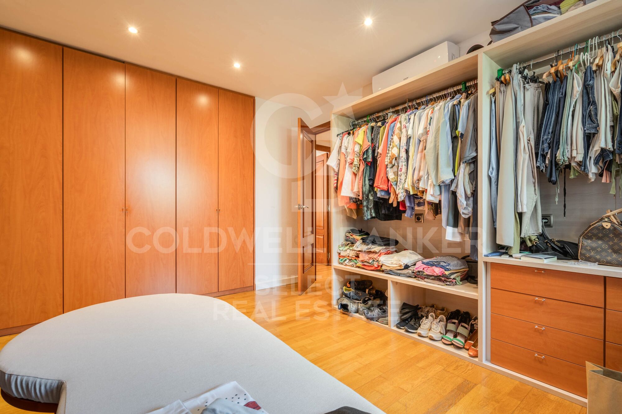 HOUSE ON ONE FLOOR WITH SPECTACULAR VIEWS IN BELLATERRA