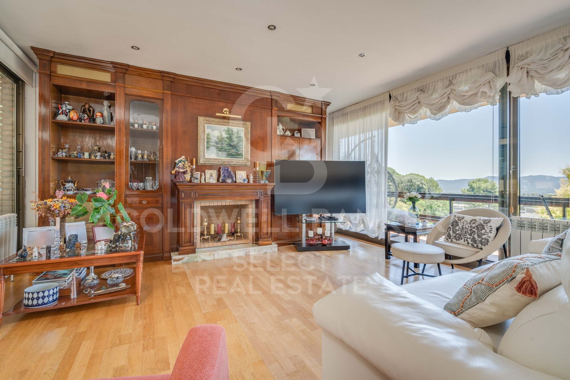 HOUSE ON ONE FLOOR WITH SPECTACULAR VIEWS IN BELLATERRA